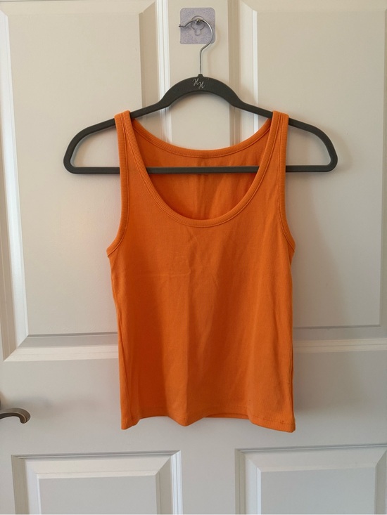 Old Navy Tops - Old Navy Everyday Scoop Neck Tank Top in Orange NWOT!